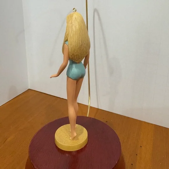 Barbie Mailbu Barbie ornament 1996 hallmark keepsake collectible - Picture 3 of 4